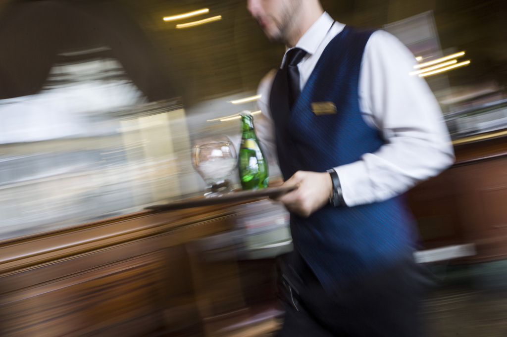 Waiter carries water to table More restaurants are experimenting with no-tipping policies, but the jury is still out, both for wait staff and for diners.