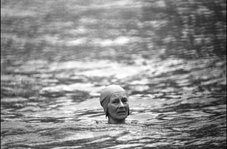 Mercer 7829 Greta Garbo on vacation, 1976. Photographer Harry Benson says famous recluses