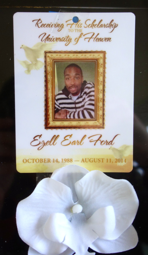 Ezell Ford memorial card