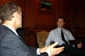 Mercer 7435 KPCC reporter Frank Stoltze chats with San Francisco Mayor Gavin Newsom.