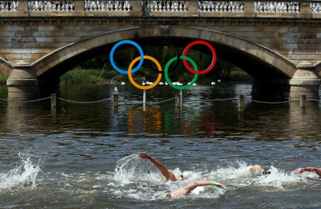 Olympics Day 13 - Swimming LONDON, ENGLAND - AUGUST 09: Swimmers compete during the Women's Marathon 10km Swimming at Hyde Park on August 9, 2012 in London, England. (Photo by Clive Rose/Getty Images)