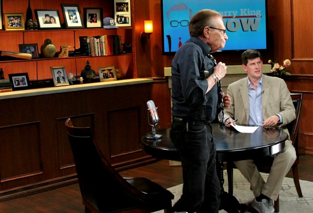 Broadcasting icon Larry King and acolyte John Rabe on the set of Ora.TV's Broadcasting icon Larry King and acolyte John Rabe on the set of Ora.TV's