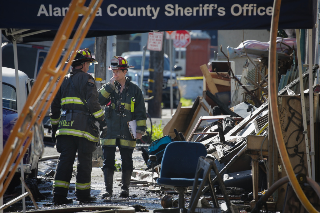 Dozens Feared Dead In Oakland Warehouse Fire Firefighters work on the scene following an overnight fire that claimed the lives of at least nine people at a warehouse in the Fruitvale neighborhood on December 3, 2016 in Oakland, California. The warehouse was hosting an electronic music party.