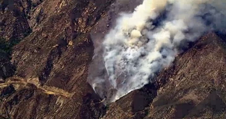 Slideshow Shoemaker Fire 2 Firefighters Injured In Forest Wildfire 