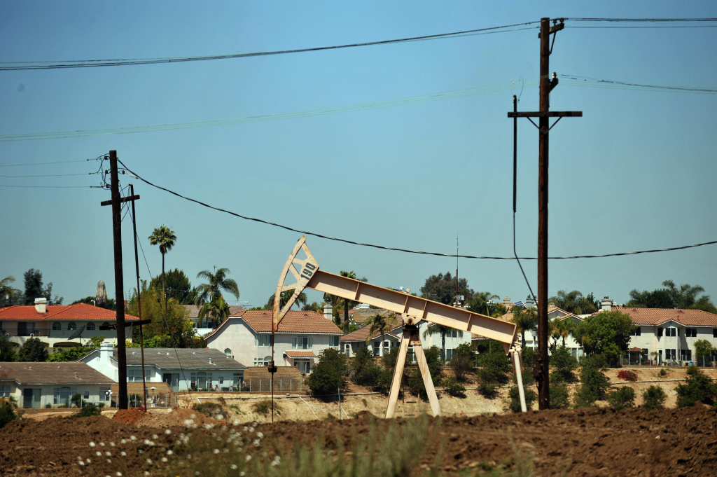 Before Hollywood, the oil industry made Los Angeles 89.3 KPCC