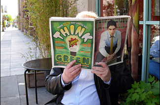 Mercer 7601 LA Weekly's Jonathan Gold, LA's Ambassador of Food, and first food writer to win a Pulitzer. Gold prizes his anonymity.