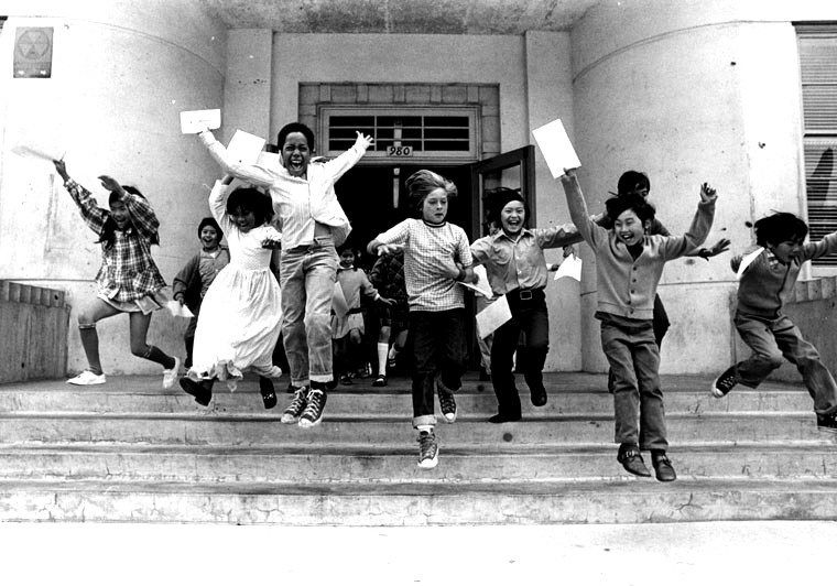 We know how they feel! Hobart Boulevard Elementary School 4th graders on the last day of school in an undated photo from the LA Public Library online archive. We know how they feel! Hobart Boulevard Elementary School 4th graders on the last day of school in an undated photo from the LA Public Library online archive.
