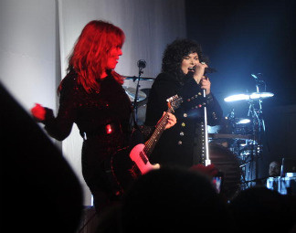 Mercer 9633 Ann and Nancy Wilson
