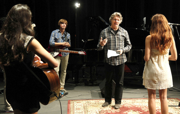 Musician Steve Miller speaks to a group of student musicians at USC.