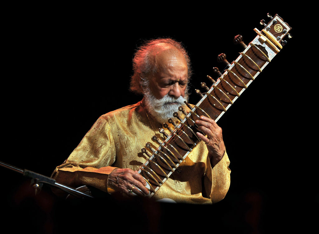 Renown Indian Sitar maestro, Pandit Ravi Renown Indian Sitar maestro, Pandit Ravi Shankar plays during the