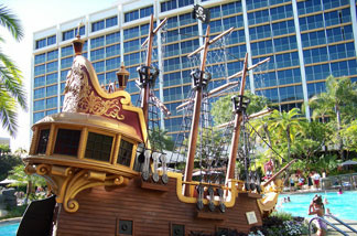 Neverland Pool at Disneyland Hotel (License: Creative Commons Attribution-No Derivative Works 2.0 Generic)