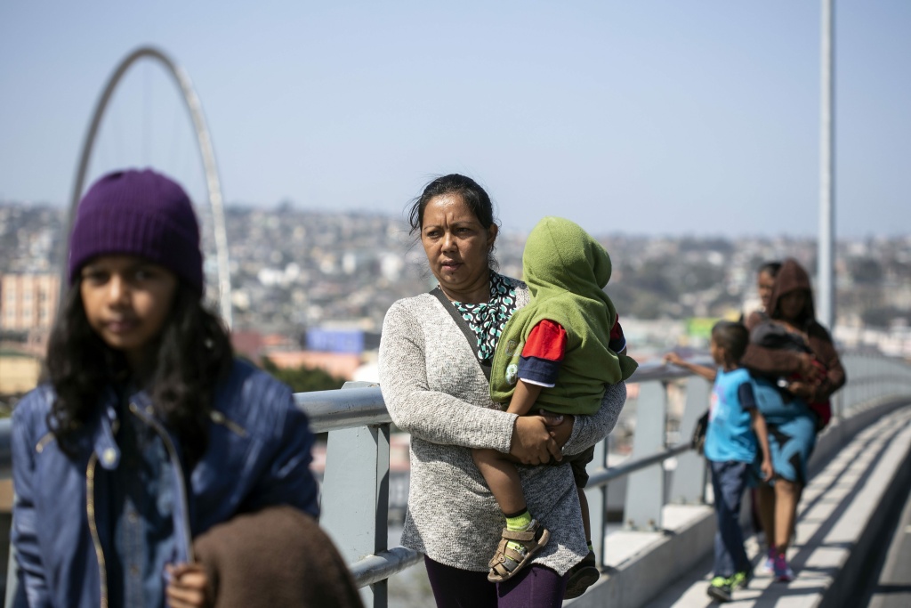 MEXICO-US-MIGRANTS-CARAVAN Central American migrants traveling in the