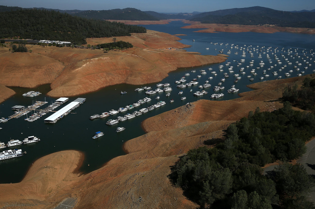 gettyimages-453834024_custom-c32fa13d2f4e6af7f99ee38df7a53be7b252875a-s1300-c85.jpg Low water levels are visible in the Bidwell Marina at Lake Oroville in August 2014.