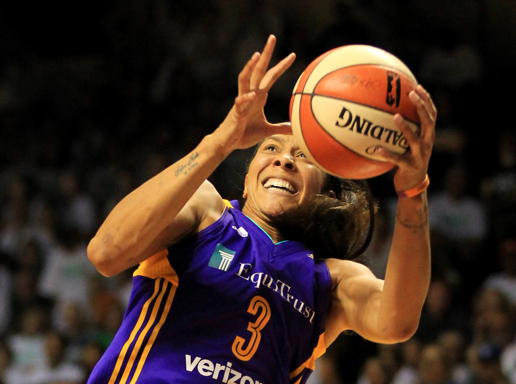 WNBA Finals - Game One MINNEAPOLIS, MN - SEPTEMBER 24: Candace Parker #3 of the Los Angeles Sparks catches a long pass against the Minnesota Lynx during the fourth quarter of Game One of the WNBA finals at Williams Arena on September 24, 2017 in Minneapolis, Minnesota.(Photo by Andy King/Getty Images)