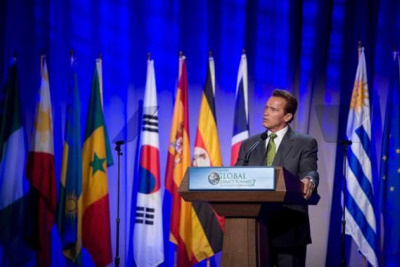 Governor Arnold Schwarzenegger addresses delegates to the climate summit he's co-hosting.