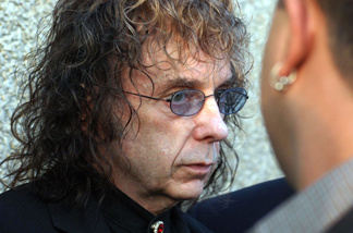 Mercer 7581 Journalist Joe Domanick says Lana Clarkson would be alive today if Phil Spector's previous bad behavior had been dealt with.