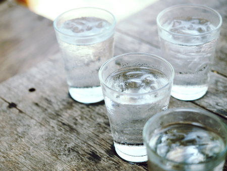 Want to lower your bladder infection risk? Drink more water