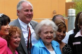 Mercer 18479 Actor Betty White with the chili dog Pink's, City Councilman Tom LaBonge, and others, at the LA Zoo on Thursday, June 2, 2011.