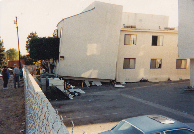 Northridge Earthquake An apartment building in Reseda, CA in January of 1994 after the Northridge Earthquake.