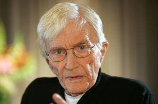 Director Blake Edwards recieves the 'Recovery Milestone Award 2005' on September 6, 2005 at the Beverly Hillls Hotel in Los Angeles, California.