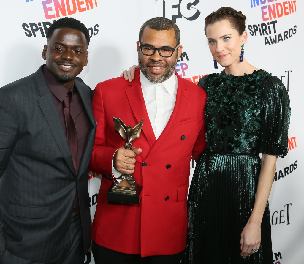 US-ENTERTAINMENT-FILM-SPIRIT-PRESSROOM (L-R) Daniel Kaluuya, Jordan Peele and Allison Williams pose with the Best Feature Award for