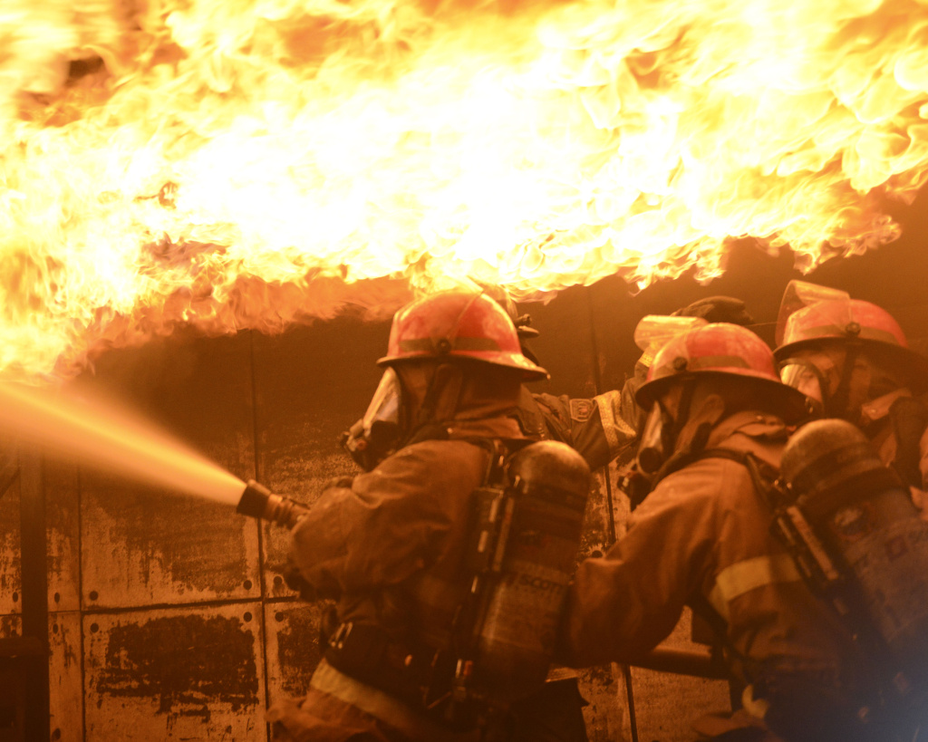 USS Nimitz conducts a live fire exercise. (Feb. 8, 2018) U.S. Navy Sailors assigned to the aircraft carrier USS Nimitz (CVN 68) combat a simulated class bravo fire in a simulated ship’s galley at the Bremerton International Emergency Services Training Center in Bremerton, Washington.