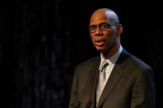 NBA great Kareem Abdul Jabbar produced the new film 'On the Shoulders of Giants,' a documentary 'about the best team you never heard of' — the Harlem Rens.